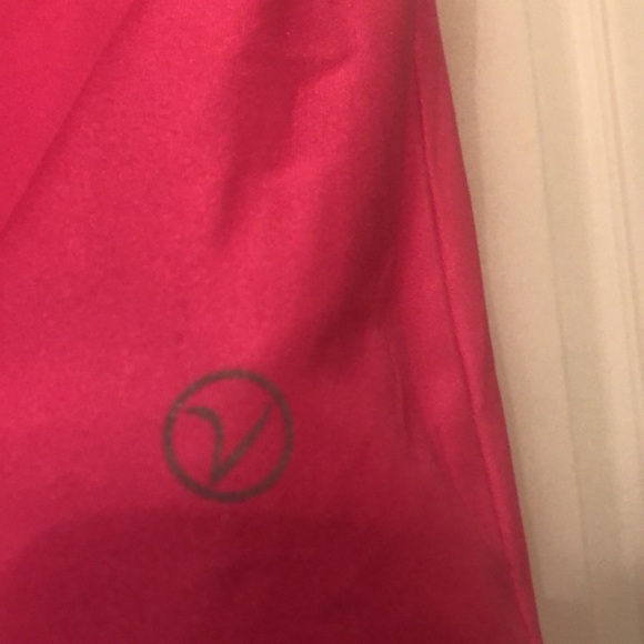 Vogo Athletica - Medium - Hot Pink Sleeveless Shirt - Picture 4 of 5